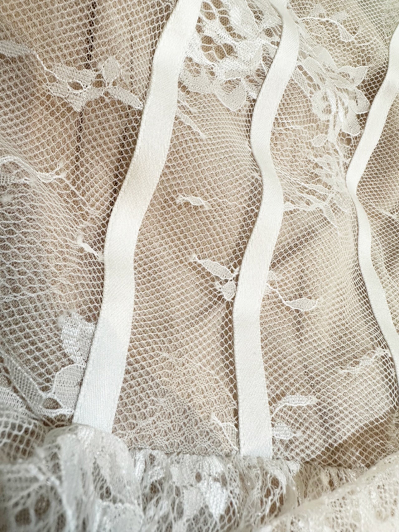 Sleeveless Stand Collar Lace Tutu mini dress in white