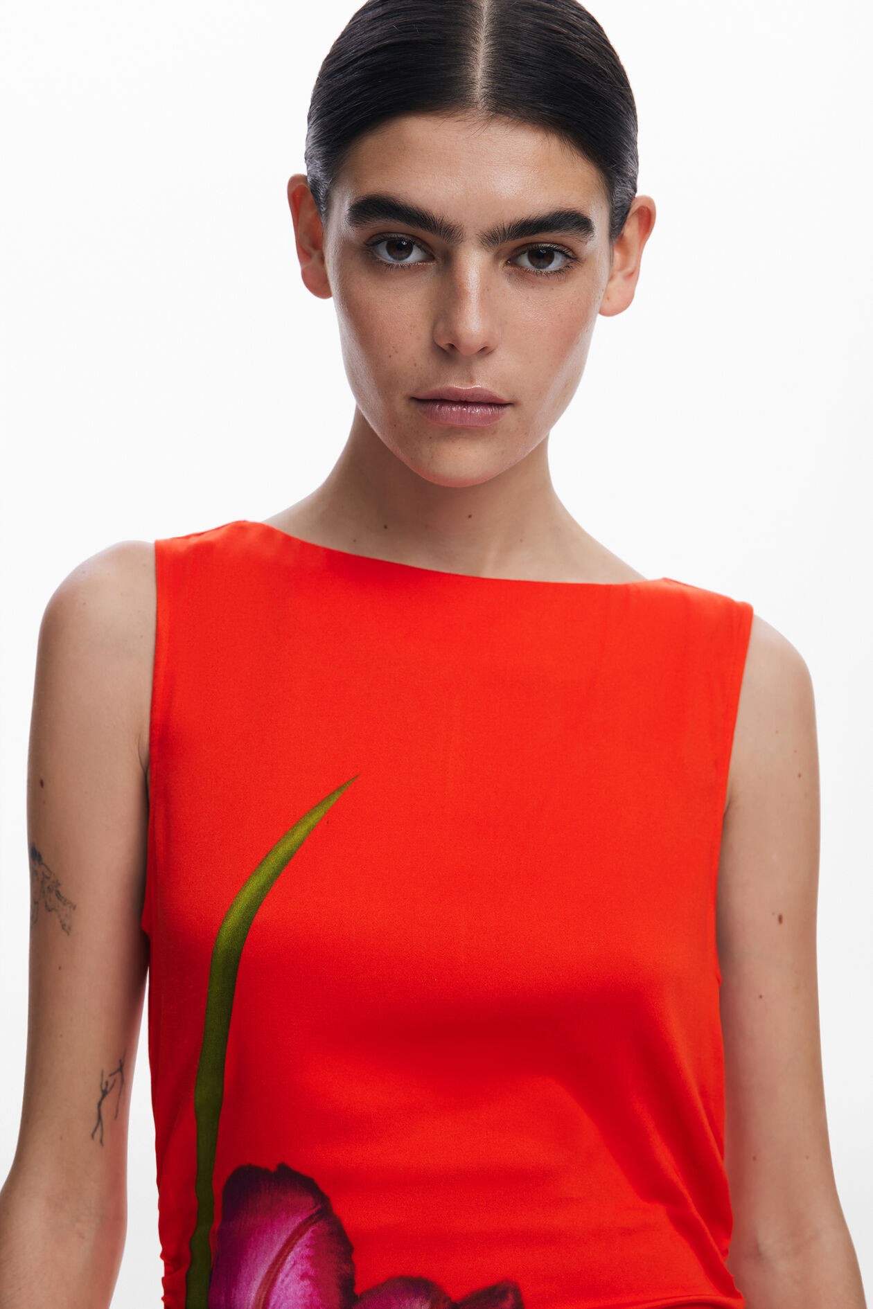 tiffany red sleeveless floral print with a ruched waist midi dress