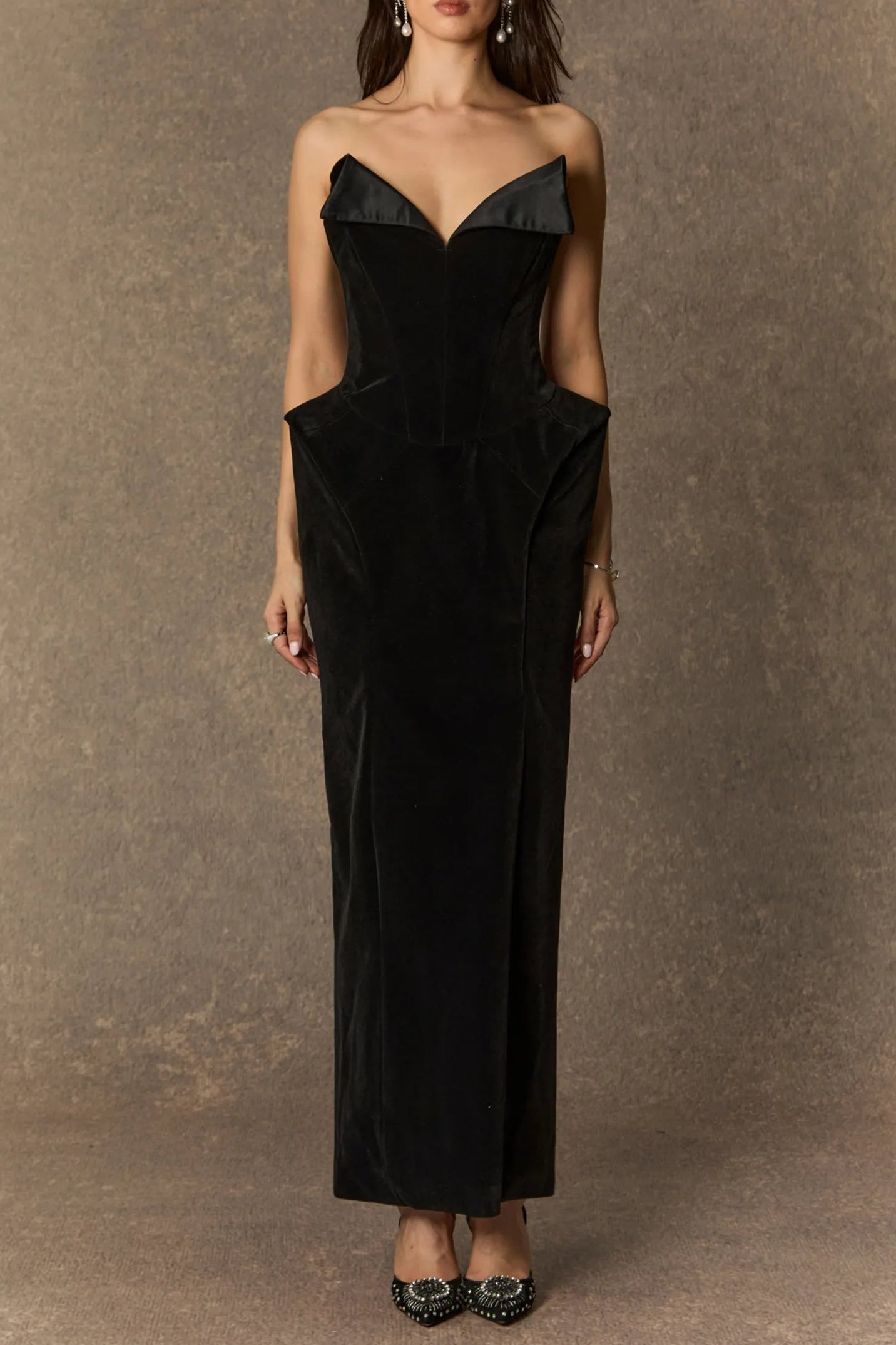 ophelia Black Deep V-neck strapless Velvet Maxi Dress