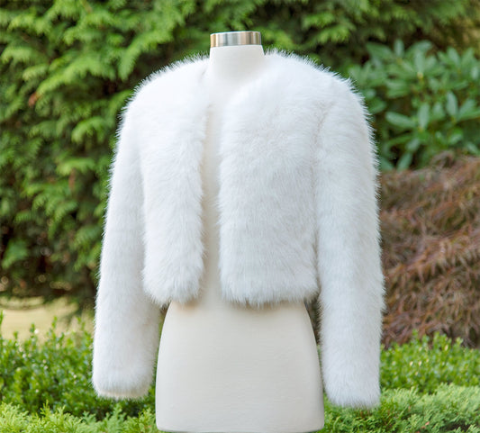 Ellalabel Light ivory faux fur jacket - Crafted from High-quality Fabrication - Designed for Elegant Occasions.