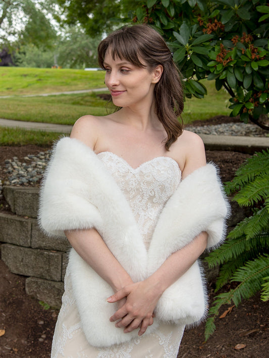Ellalabel Pure light ivory faux fur wrap bridal shawl wedding stole in Pure Light Ivory - Crafted from High-quality Fabrication - Designed for Elegant Occasions.
