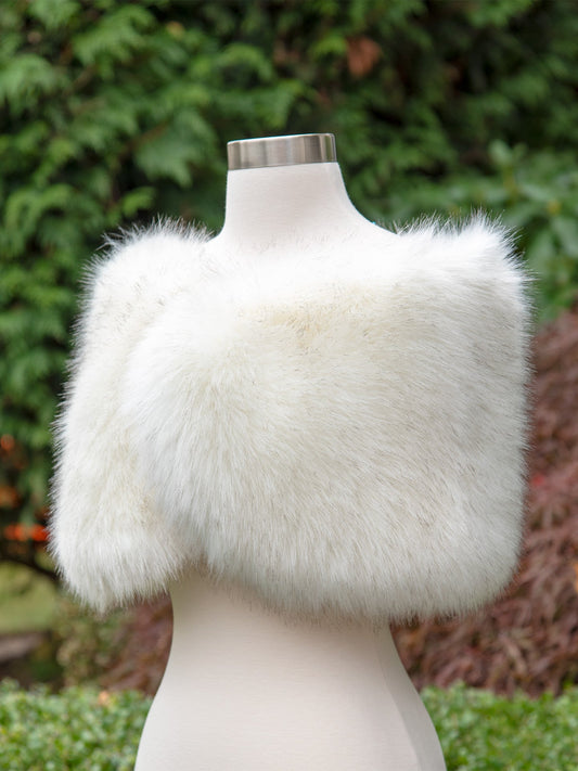 Ellalabel Flower girl ivory with dark brown tips faux fur wrap - Crafted from High-quality Fabrication - Designed for Elegant Occasions.