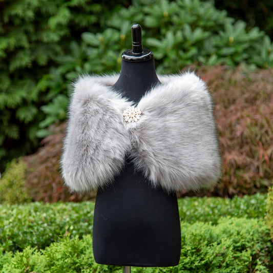Ellalabel Flower girl gray faux fur wrap - Crafted from High-quality Fabrication - Designed for Elegant Occasions.