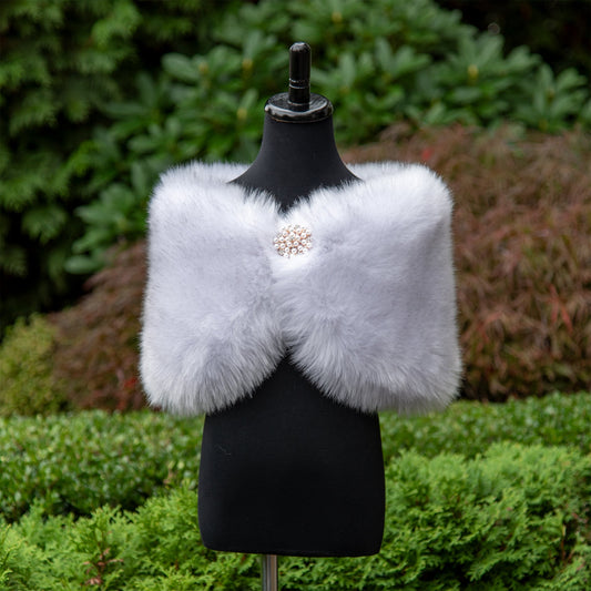 Ellalabel Flower girl light gray faux fur wrap - Crafted from High-quality Fabrication - Designed for Elegant Occasions.