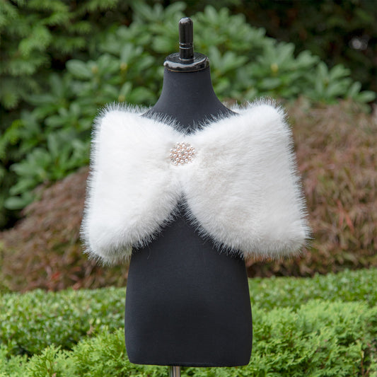 Ellalabel Flower girl light ivory faux fur wrap - Crafted from High-quality Fabrication - Designed for Elegant Occasions.