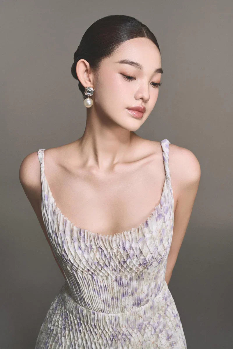 giselle floral print pleated maxi dress in pale purple